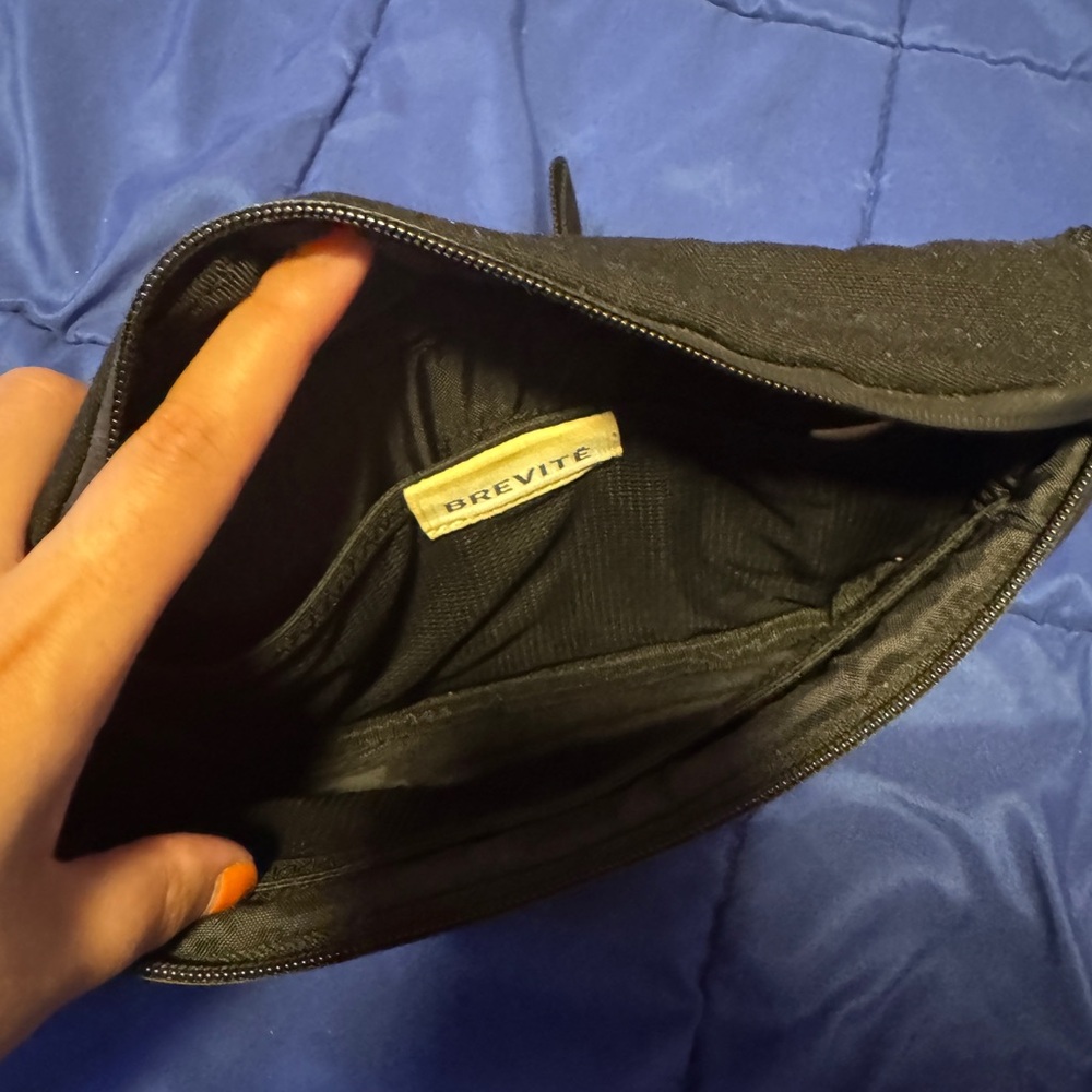 Brevite Crossbody - Picture 6 of 7